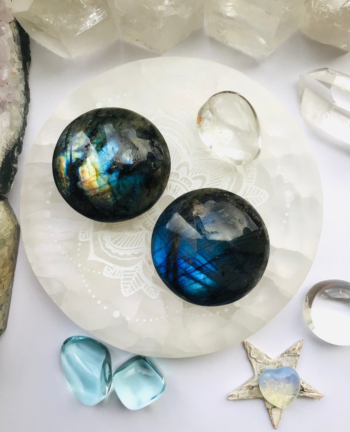 Labradorite Palm-Stone